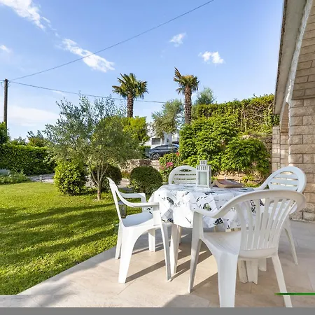 Διαμέρισμα Mira *